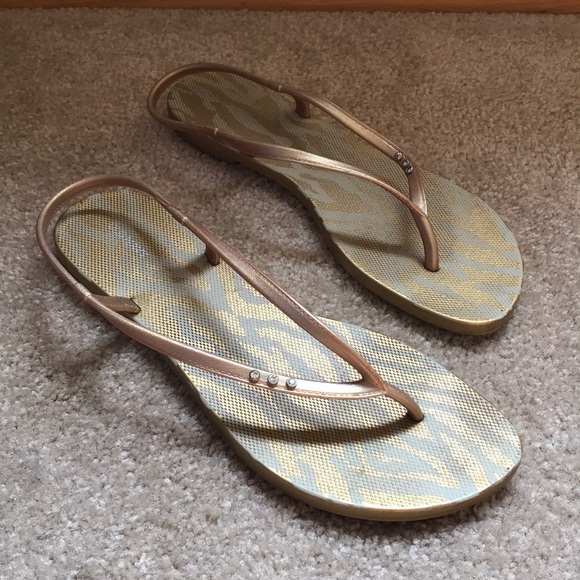 old navy plastic flip flops